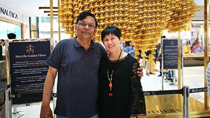 The Director of Chou meeting with International customer and signed the contract with them.