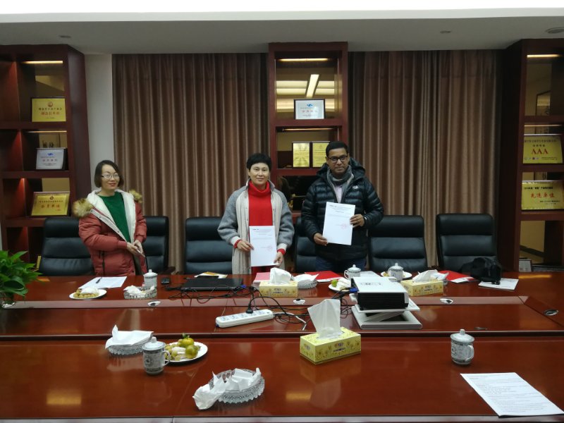 International customers visited our company and signed the cooperation agreement in December2018